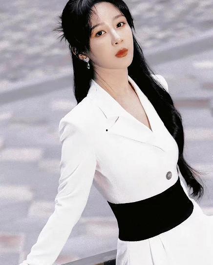 杨紫直播爆料最新消息,娱乐圈大事件即将揭晓! 第3张 杨紫直播爆料最新消息,娱乐圈大事件即将揭晓! 第3张